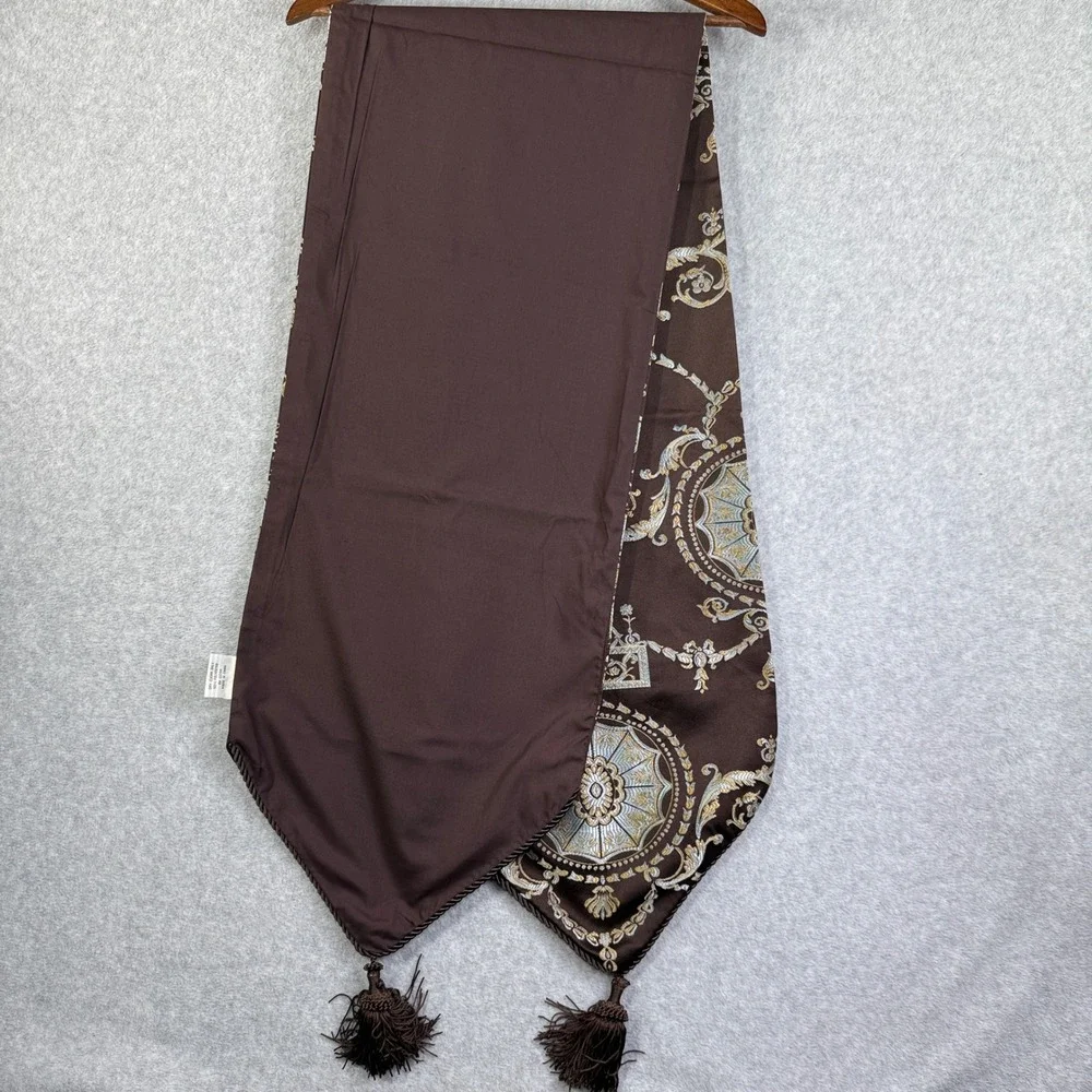 CASA Table Runner 72